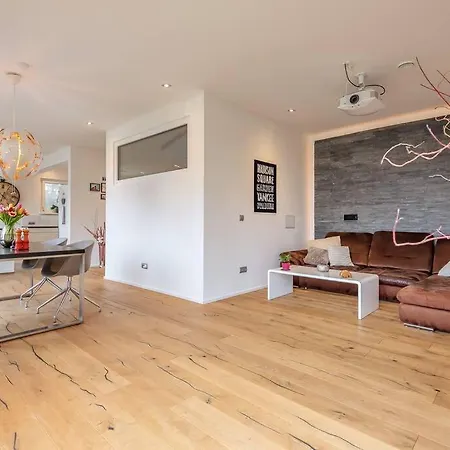 New House Near Munich, Airport+Trade Fair Center *