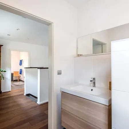 New House Near Munich, Airport+Trade Fair Center Vila