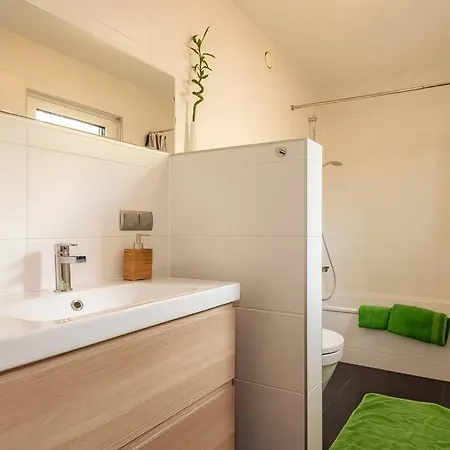 New House Near Munich, Airport+Trade Fair Center *