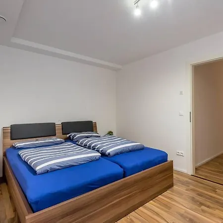 New House Near Munich, Airport+Trade Fair Center Vila